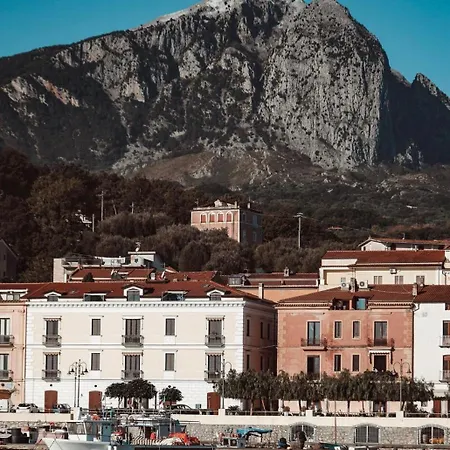 La Primula Di Palinuro